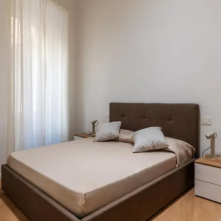Guesthost - Elegant Flat Prati & Ottaviano Ma * Rom
