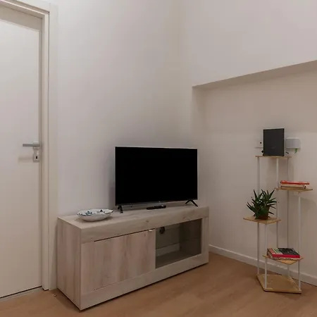 Guesthost - Elegant Flat Prati & Ottaviano Ma Apartment *