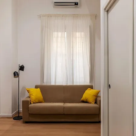 Apartment Guesthost - Elegant Flat Prati & Ottaviano Ma *