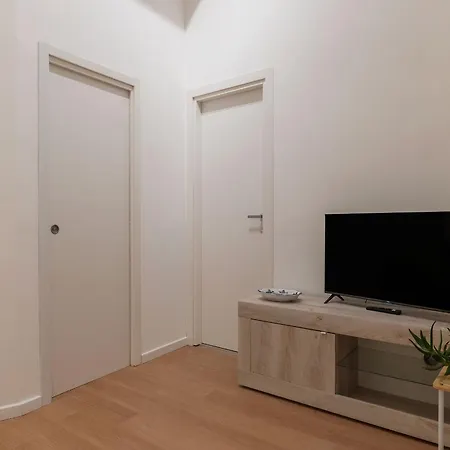 Apartment Guesthost - Elegant Flat Prati & Ottaviano Ma Rom