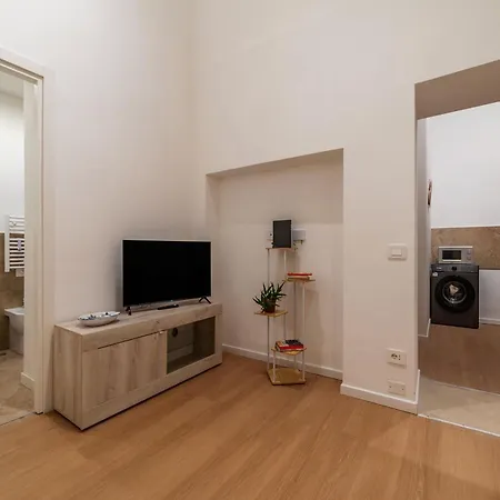 Guesthost - Elegant Flat Prati & Ottaviano Ma Rom