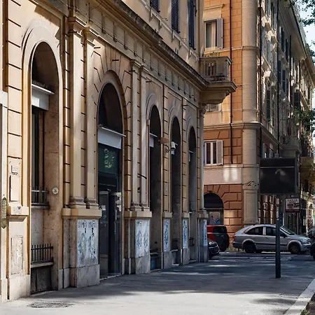 Guesthost - Elegant Flat Prati & Ottaviano Ma Apartment