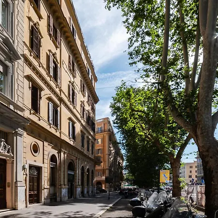 Guesthost - Elegant Flat Prati & Ottaviano Ma * Rom